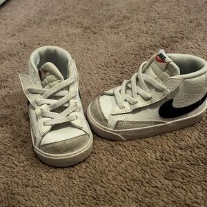 Nike toddler sneakers